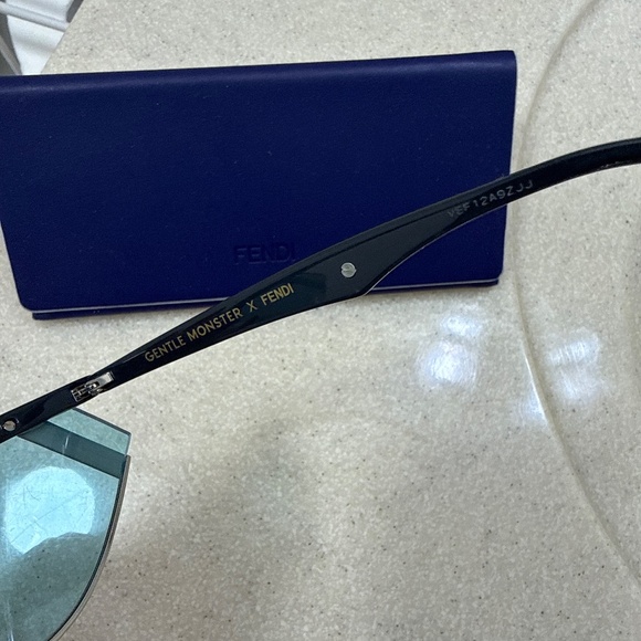 Gentle Monster x FENDI Runway Sunglasses - Picture 3 of 7